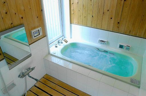 木の香りが漂う浴室：大阪のマンションリフォーム・リノベーションの設計